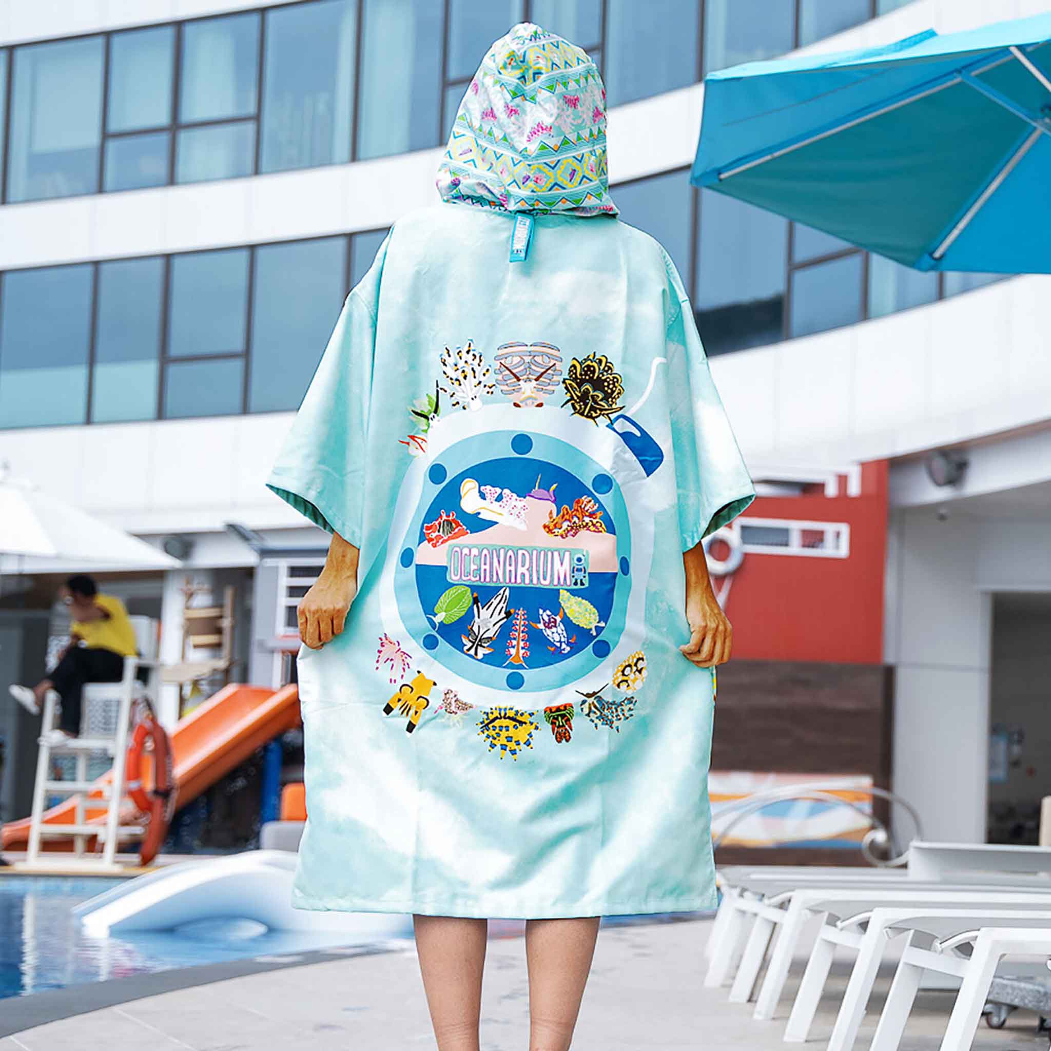 Oceanarium Seaslug Turquoise Cloak Towel - Image 2